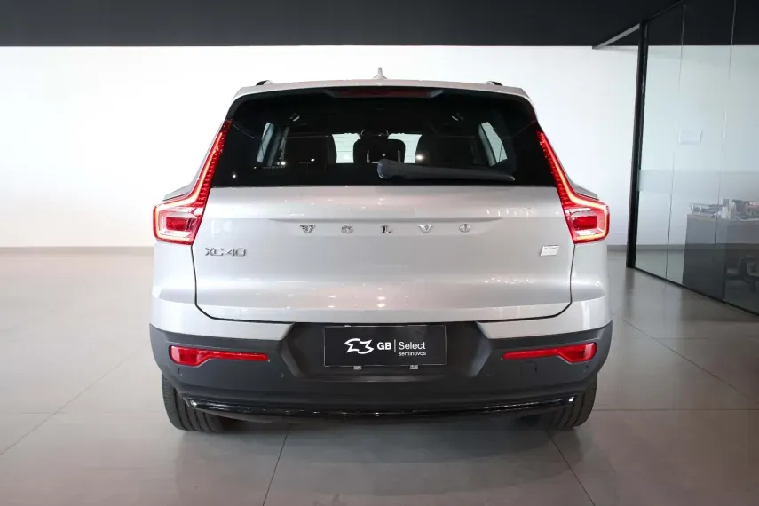 Volvo XC40 Recharge - Imagem 13
