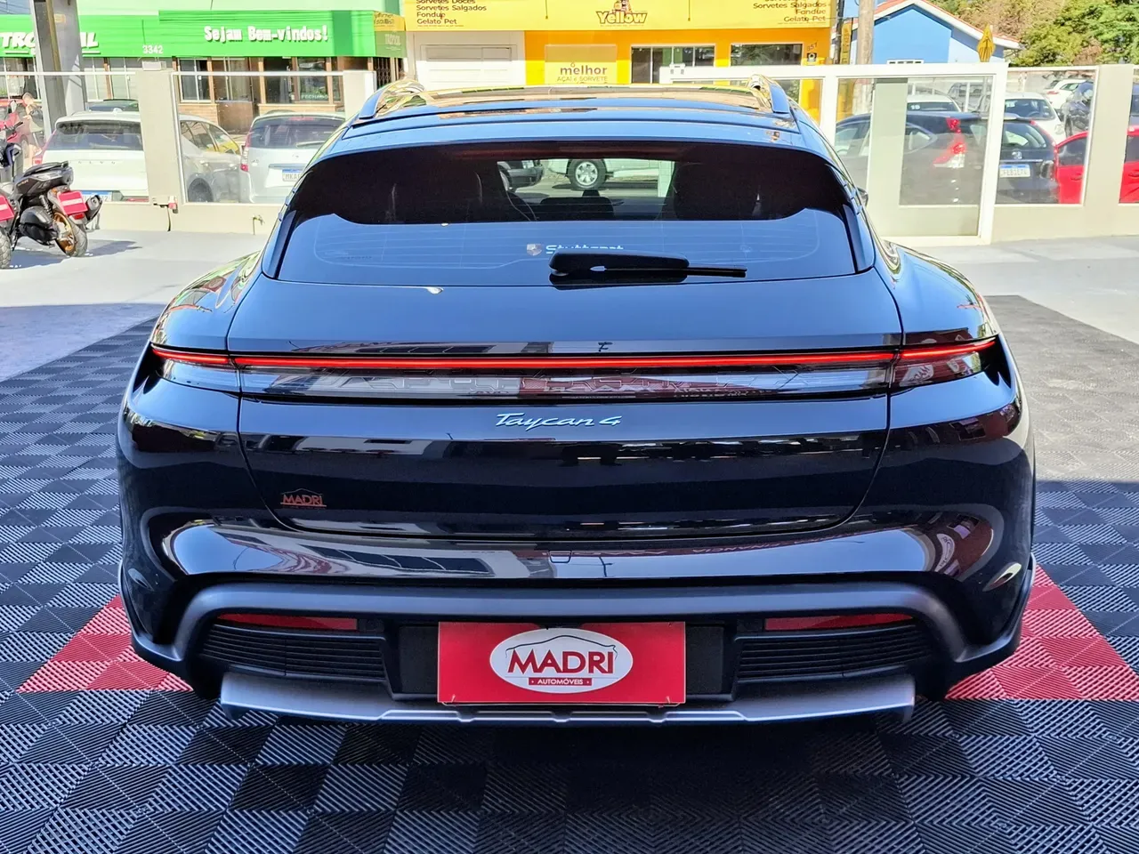 Porsche Taycan - Imagem 5