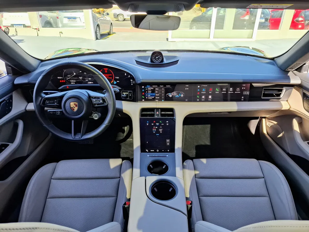 Porsche Taycan - Imagem 7