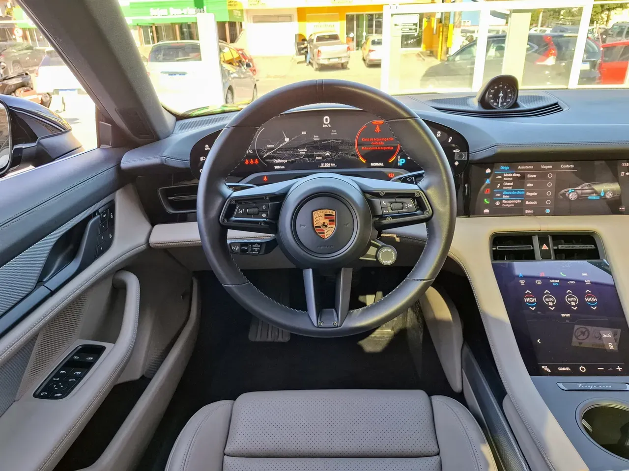 Porsche Taycan - Imagem 11