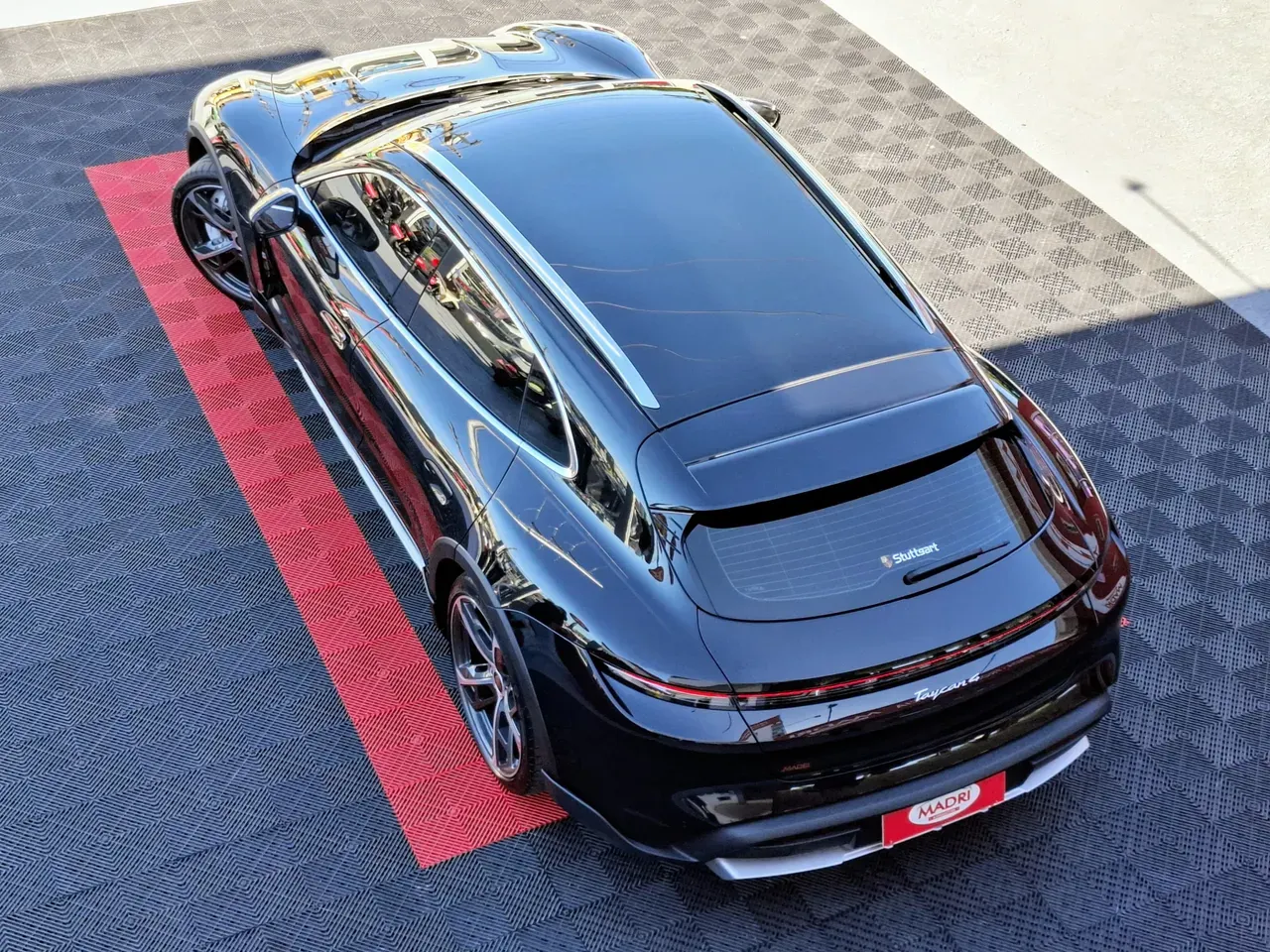 Porsche Taycan - Imagem 16