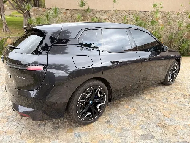 BMW Ix - Imagem 7