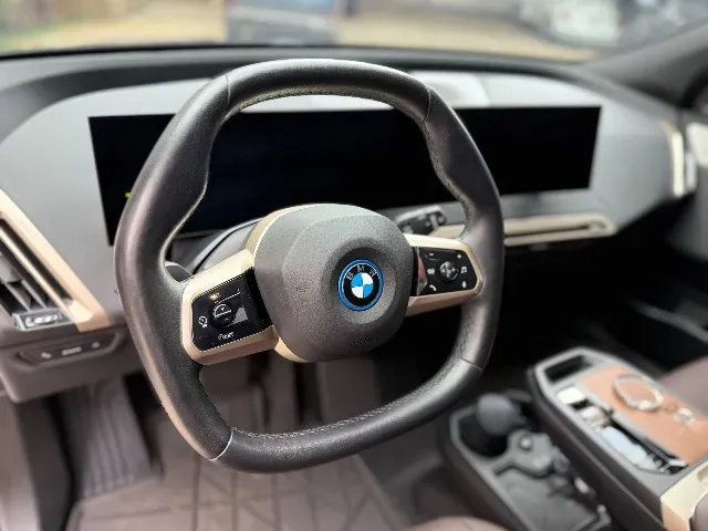 BMW Ix - Imagem 10
