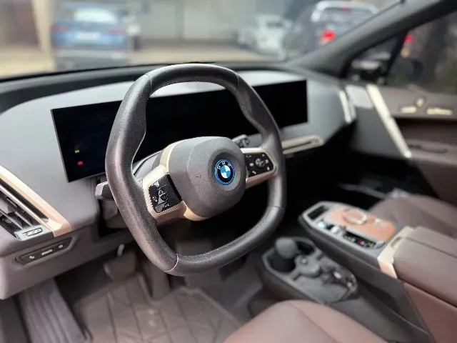 BMW Ix - Imagem 11
