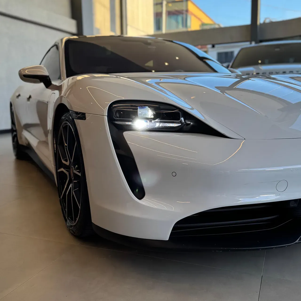 Porsche Taycan - Imagem 2