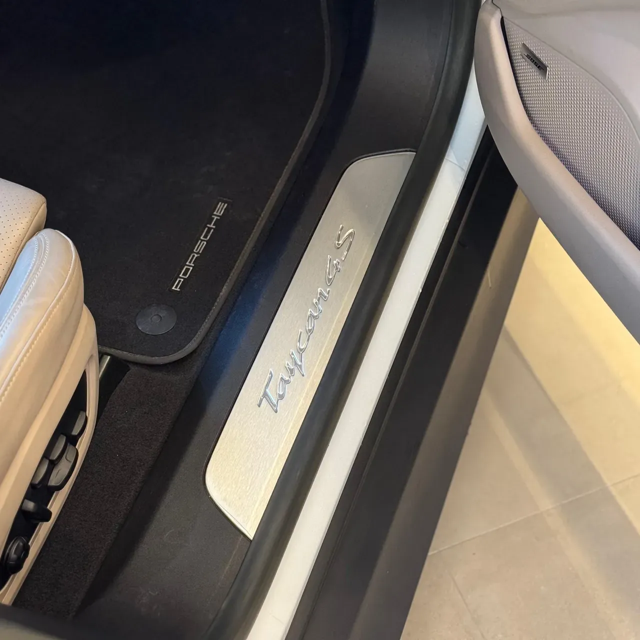 Porsche Taycan - Imagem 10