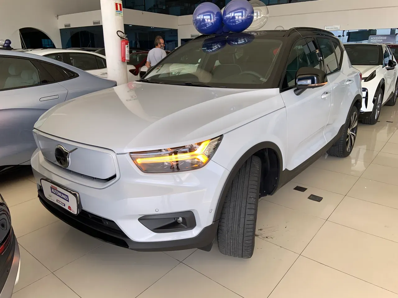 Volvo XC40 Recharge - Imagem 2