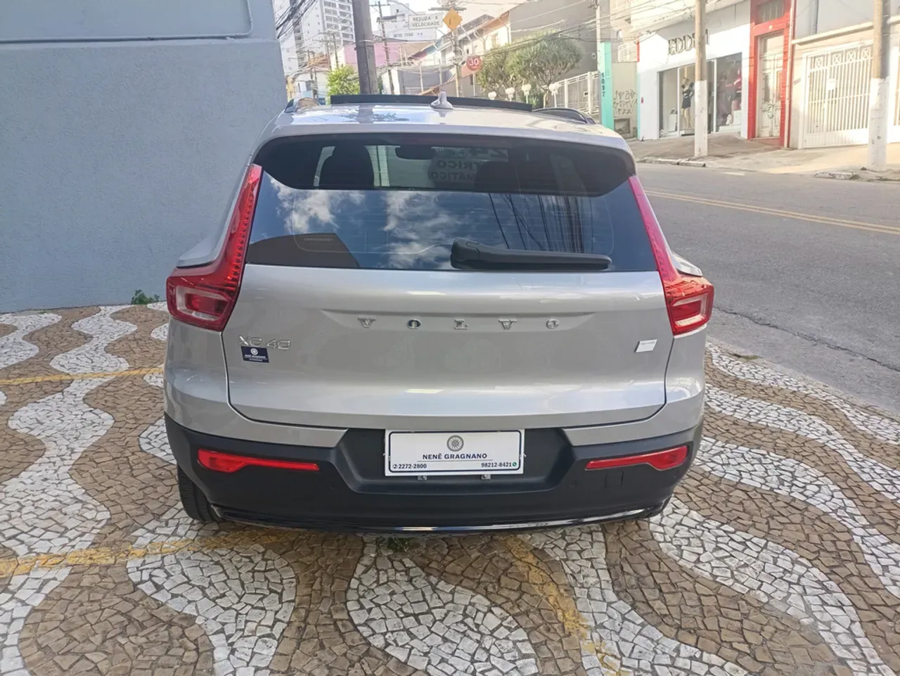 Volvo XC40 Recharge - Imagem 2