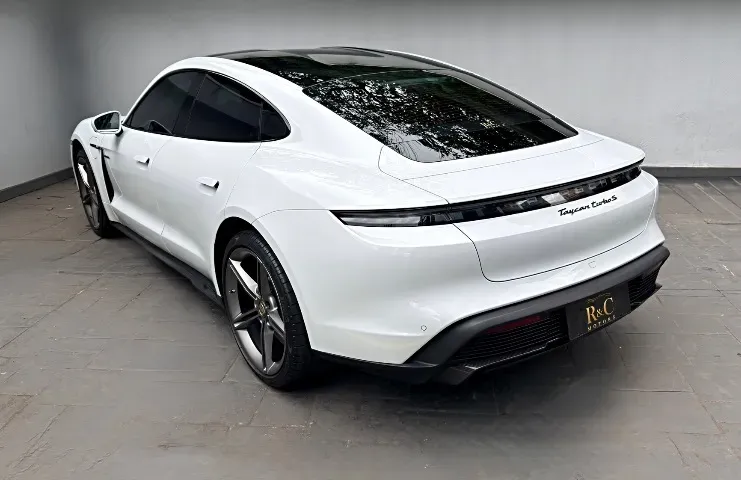 Porsche Taycan - Imagem 4