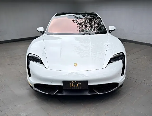 Porsche Taycan - Imagem 7