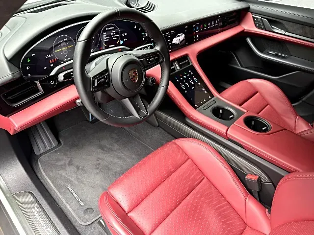 Porsche Taycan - Imagem 9