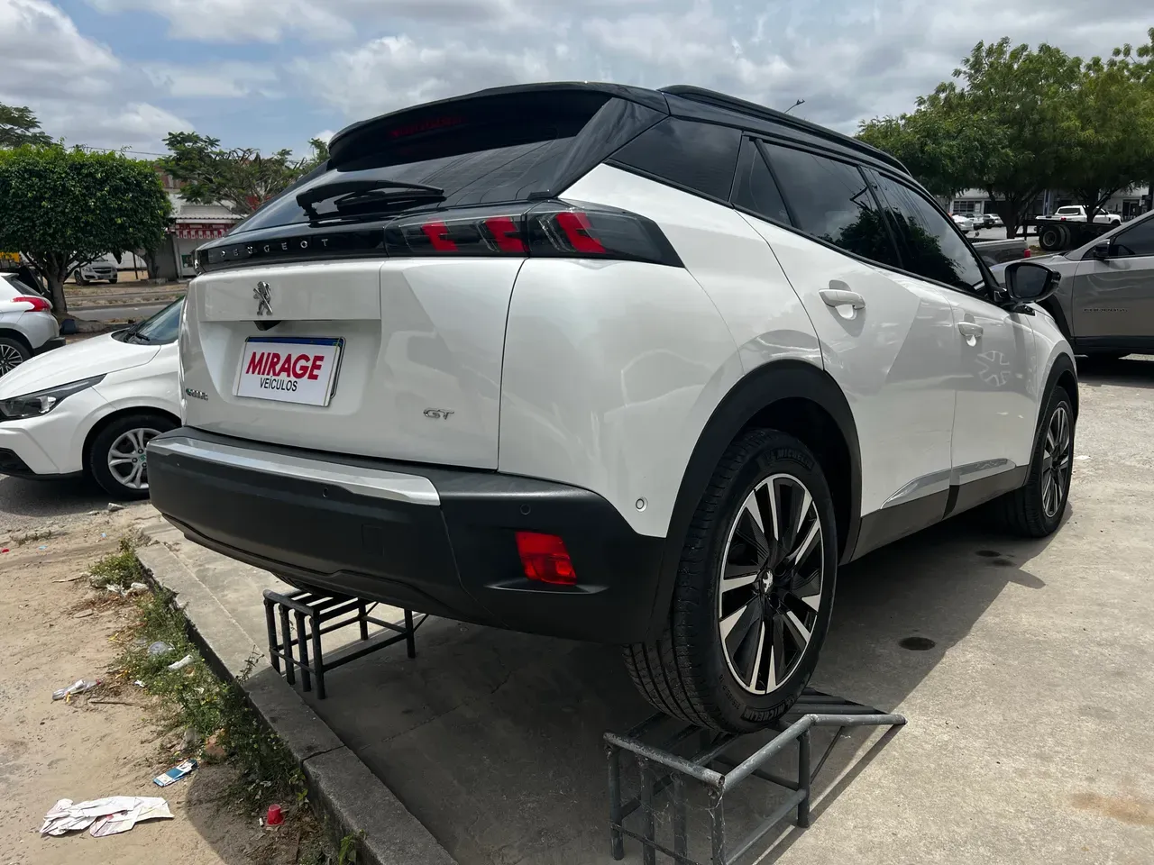 Peugeot E-2008 - Imagem 6