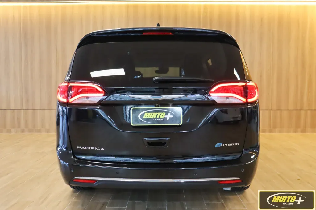 Chrysler Pacifica Plug-in Hybrid - Imagem 3