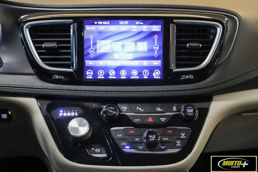 Chrysler Pacifica Plug-in Hybrid - Imagem 10