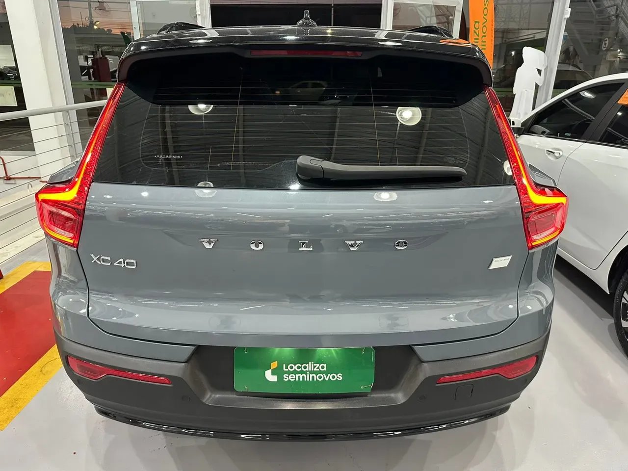 Volvo XC40 Recharge - Imagem 5