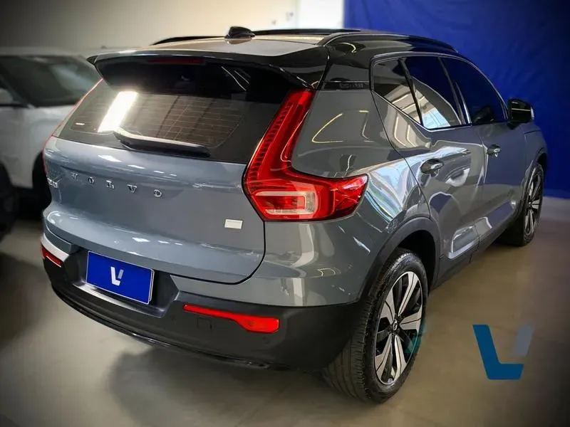 Volvo XC40 Recharge - Imagem 4