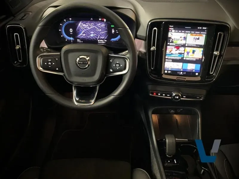 Volvo XC40 Recharge - Imagem 7