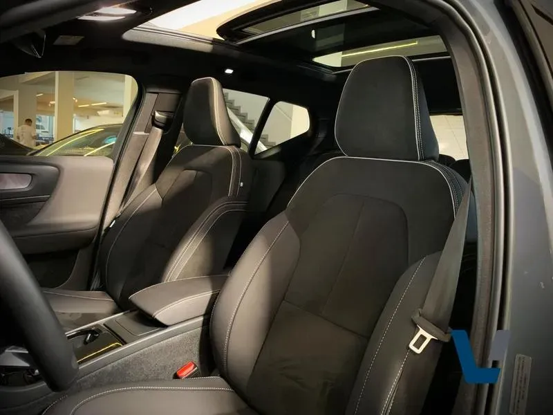 Volvo XC40 Recharge - Imagem 9