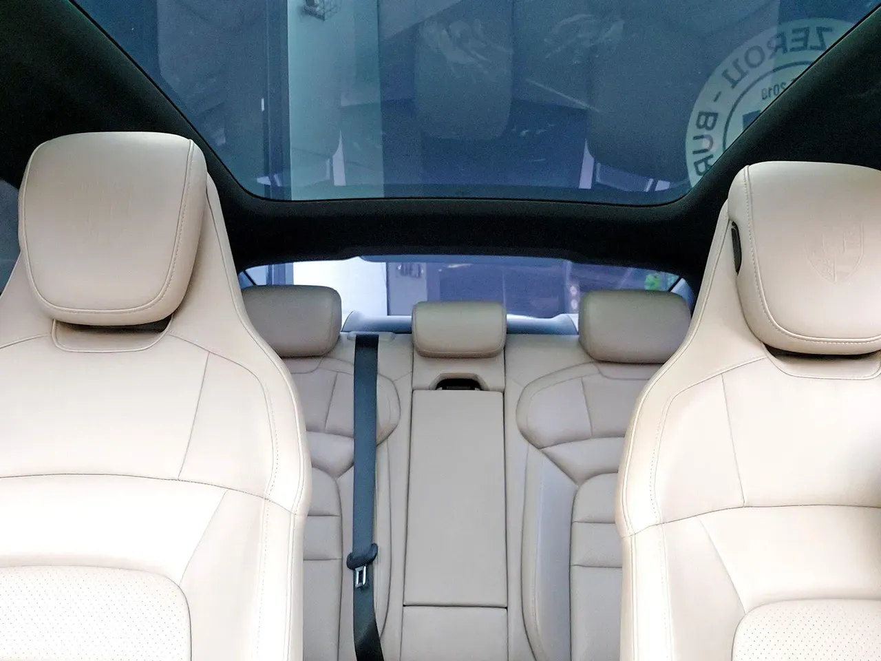 Porsche Taycan - Imagem 14