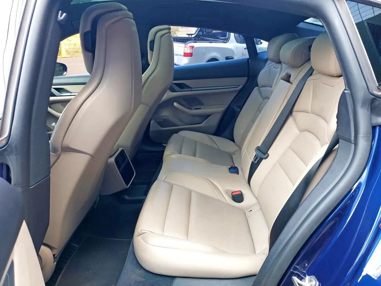 Porsche Taycan - Imagem 15