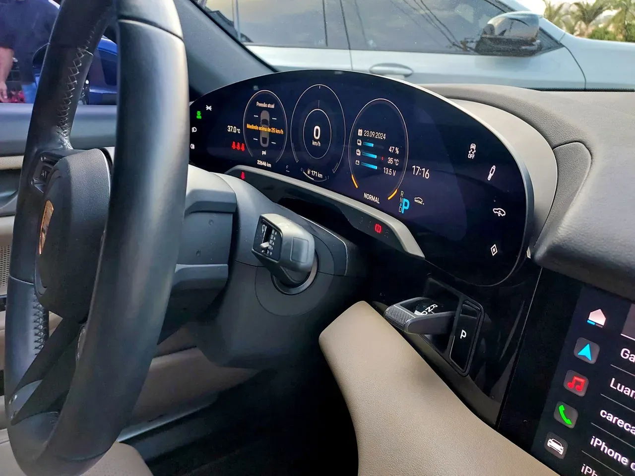 Porsche Taycan - Imagem 16