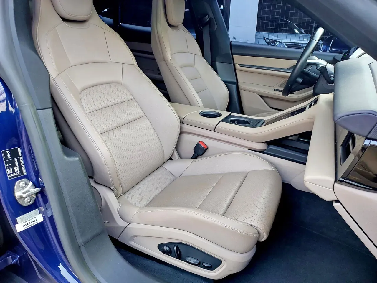 Porsche Taycan - Imagem 18