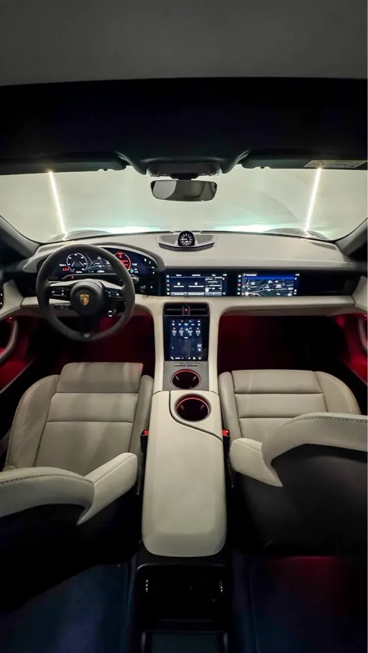 Porsche Taycan - Imagem 13