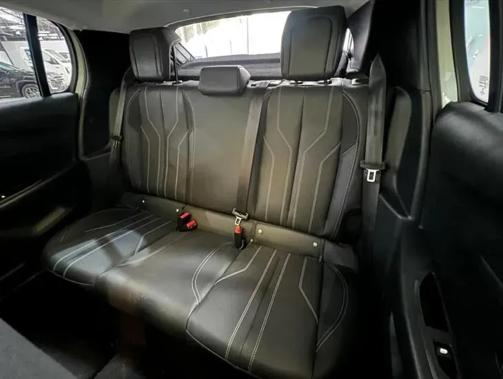 Peugeot E-208 - Imagem 11