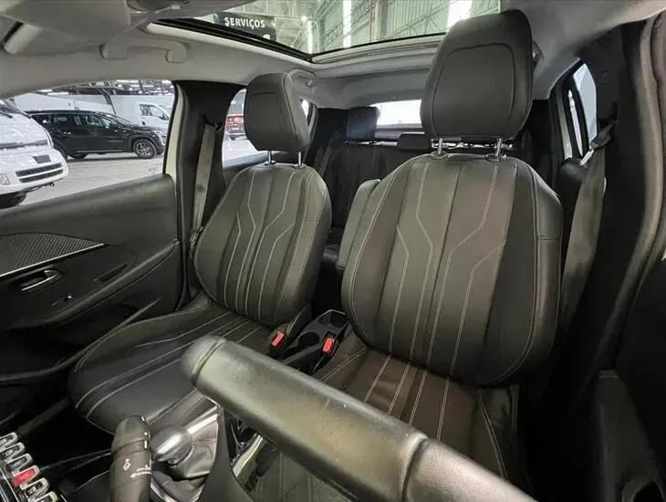 Peugeot E-208 - Imagem 12