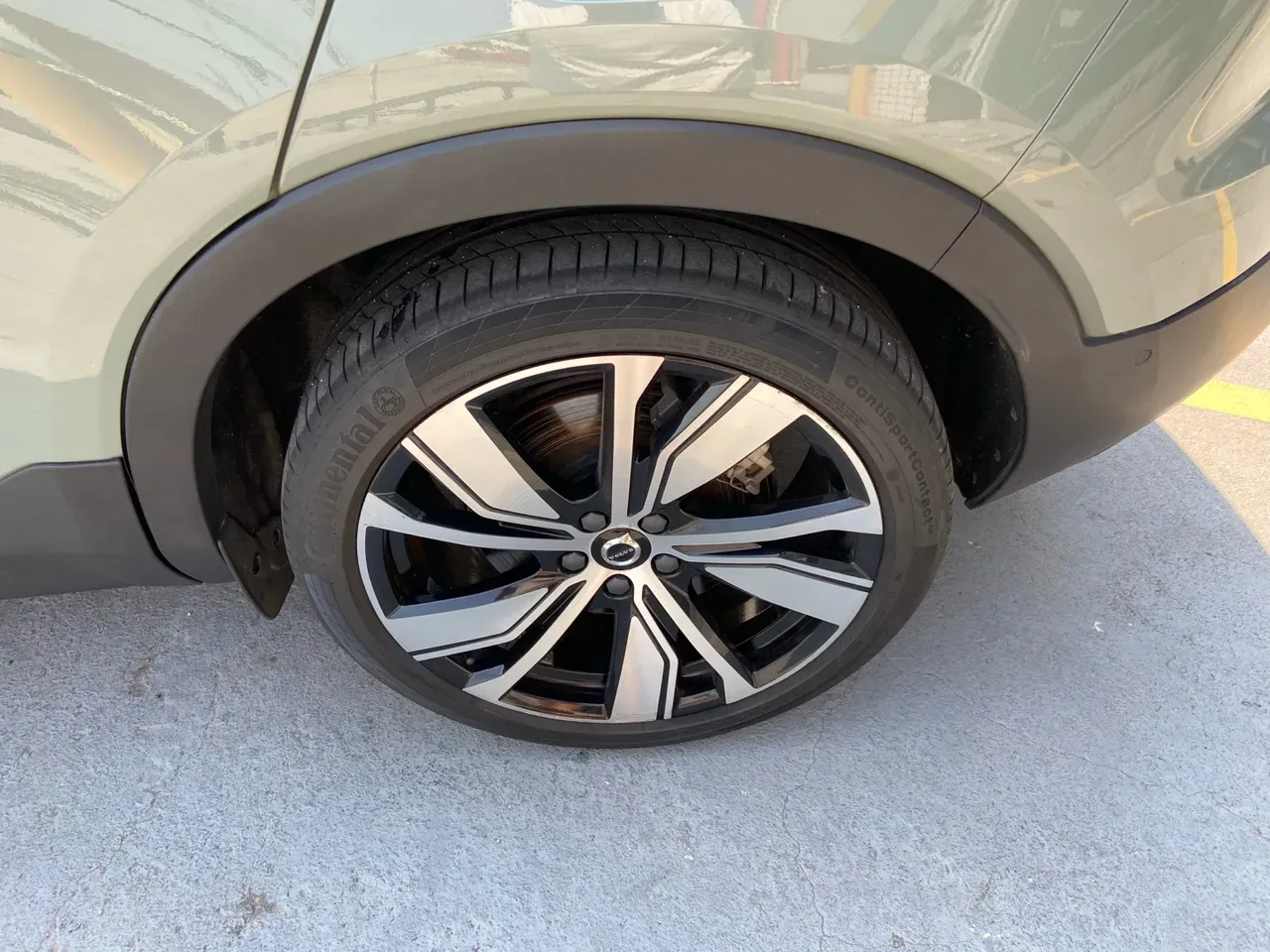 Volvo XC40 Recharge - Imagem 13