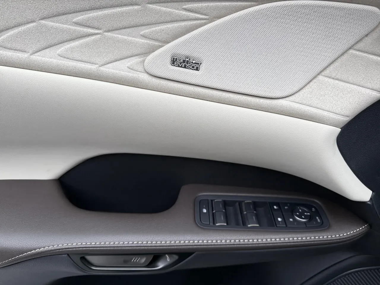 Lexus Nx 450h+ Plug-in Hybrid - Imagem 18