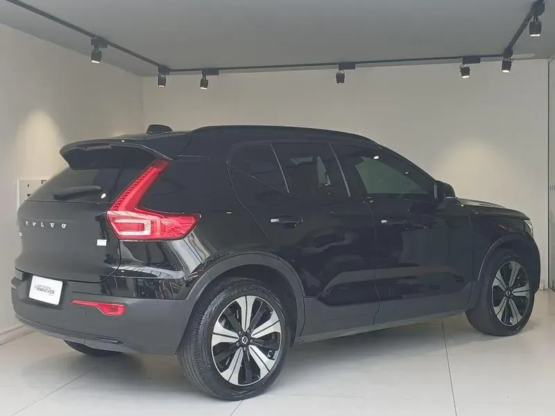 Volvo XC40 Recharge - Imagem 7