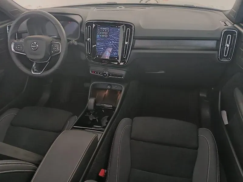 Volvo XC40 Recharge - Imagem 12
