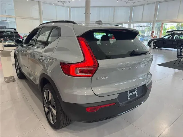 Volvo EX40 - Imagem 2