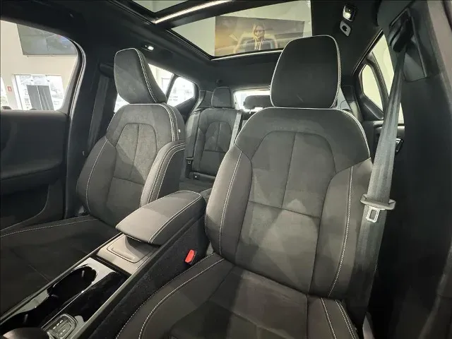 Volvo EX40 - Imagem 6