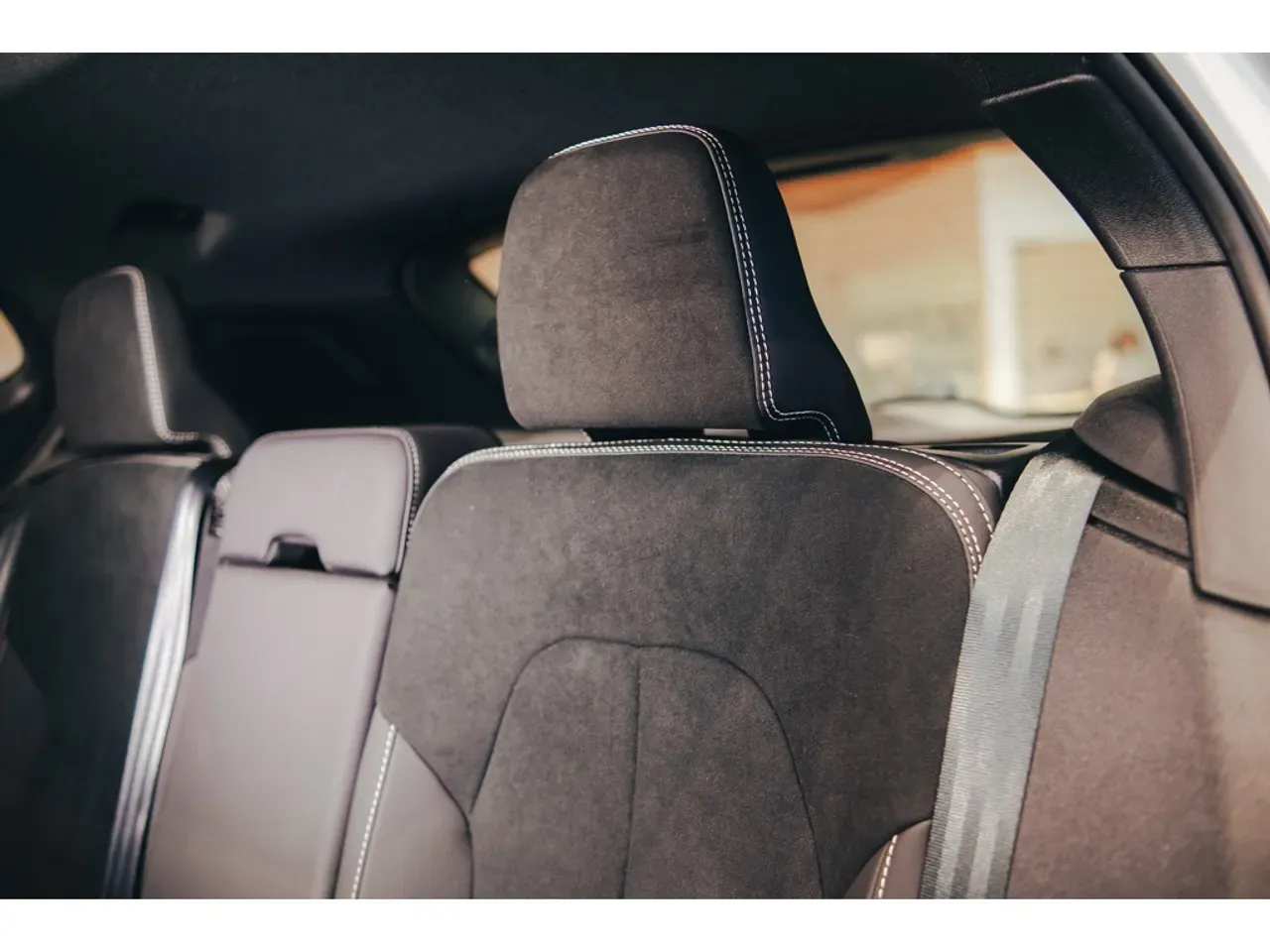 Volvo XC40 Recharge - Imagem 15