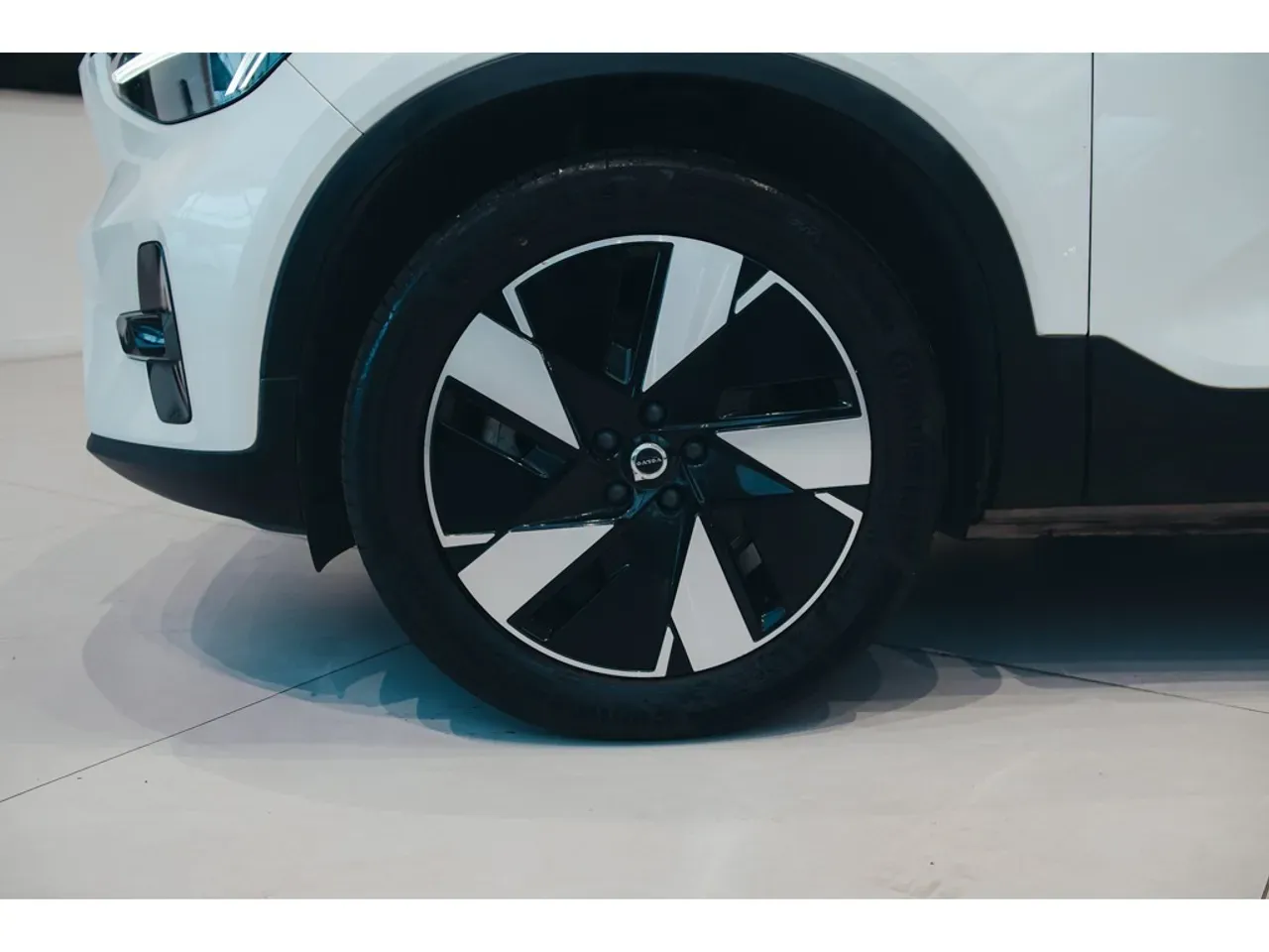 Volvo XC40 Recharge - Imagem 17