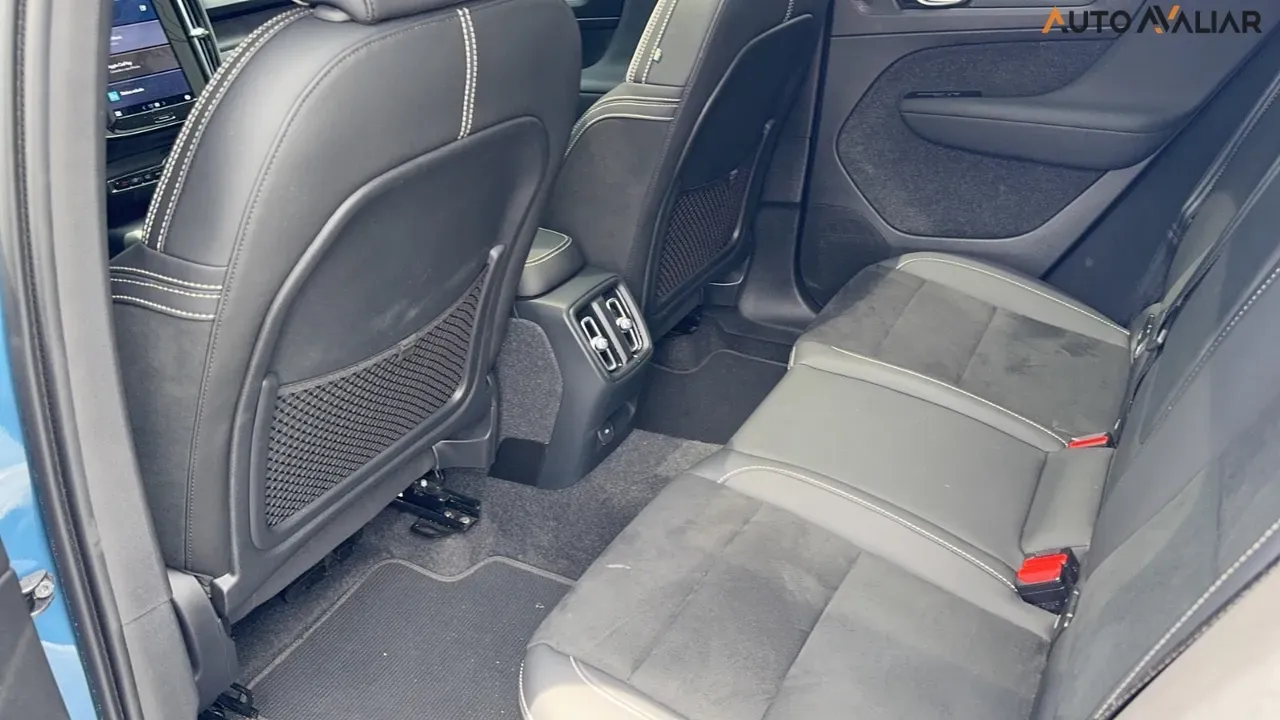 Volvo C40 Recharge - Imagem 7