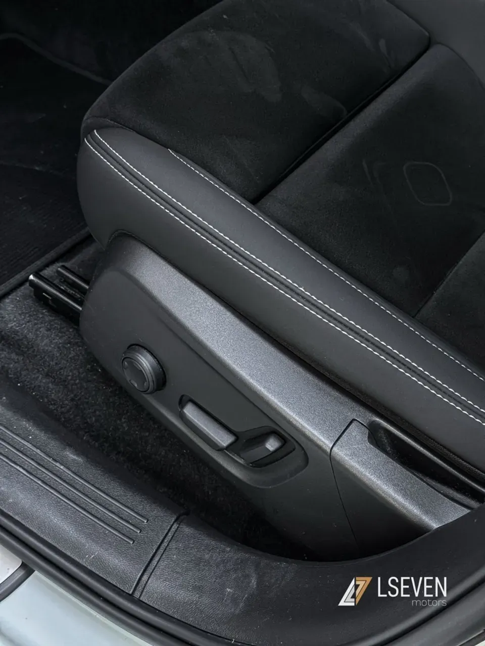 Volvo C40 Recharge - Imagem 14