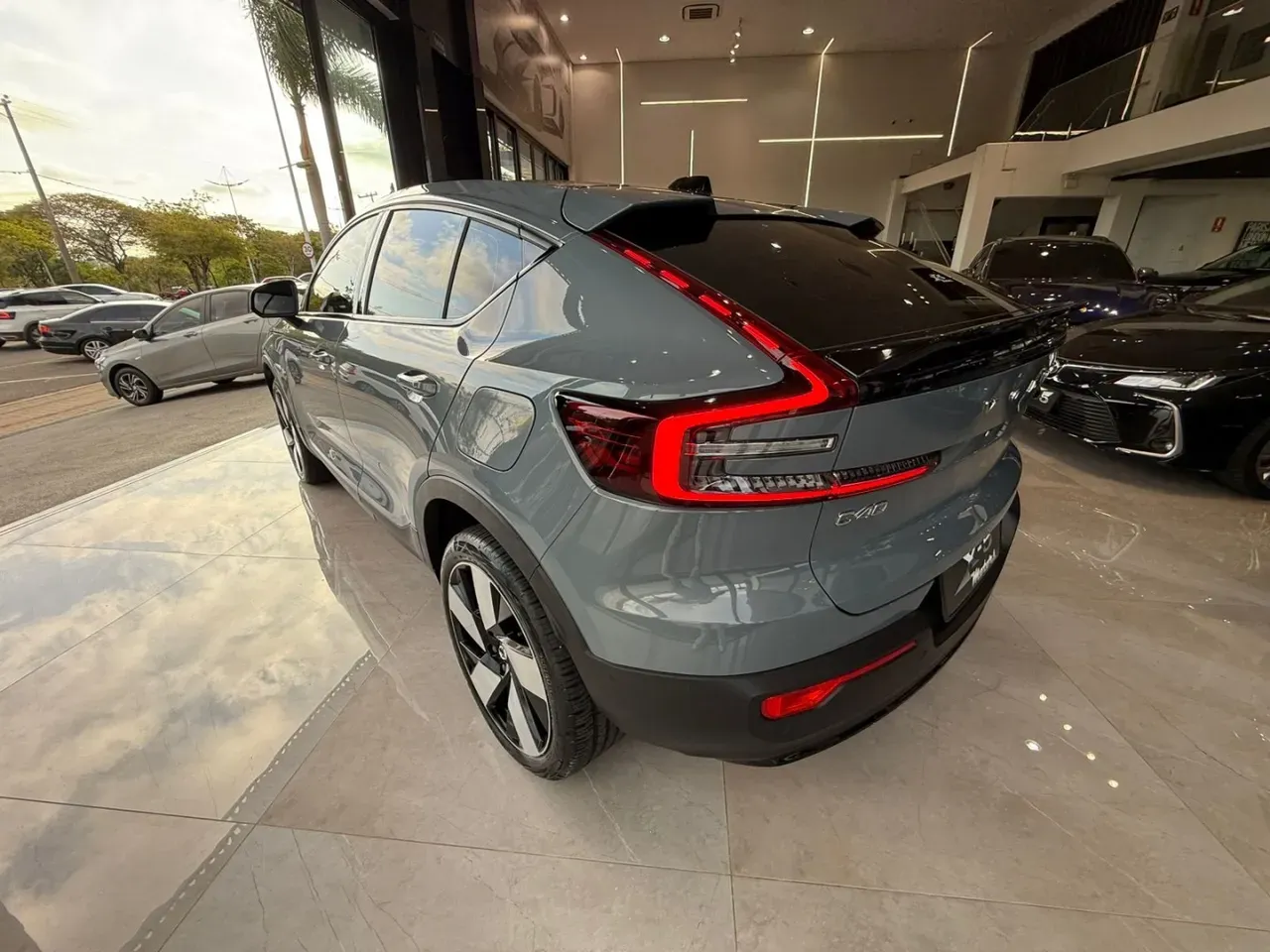 Volvo C40 Recharge - Imagem 8