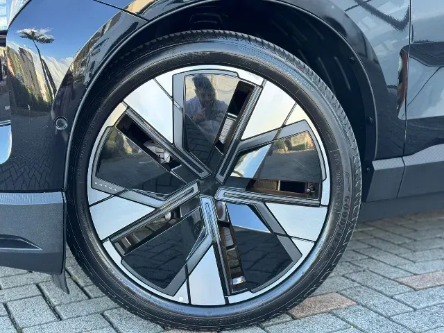 Volvo EX30 - Imagem 20