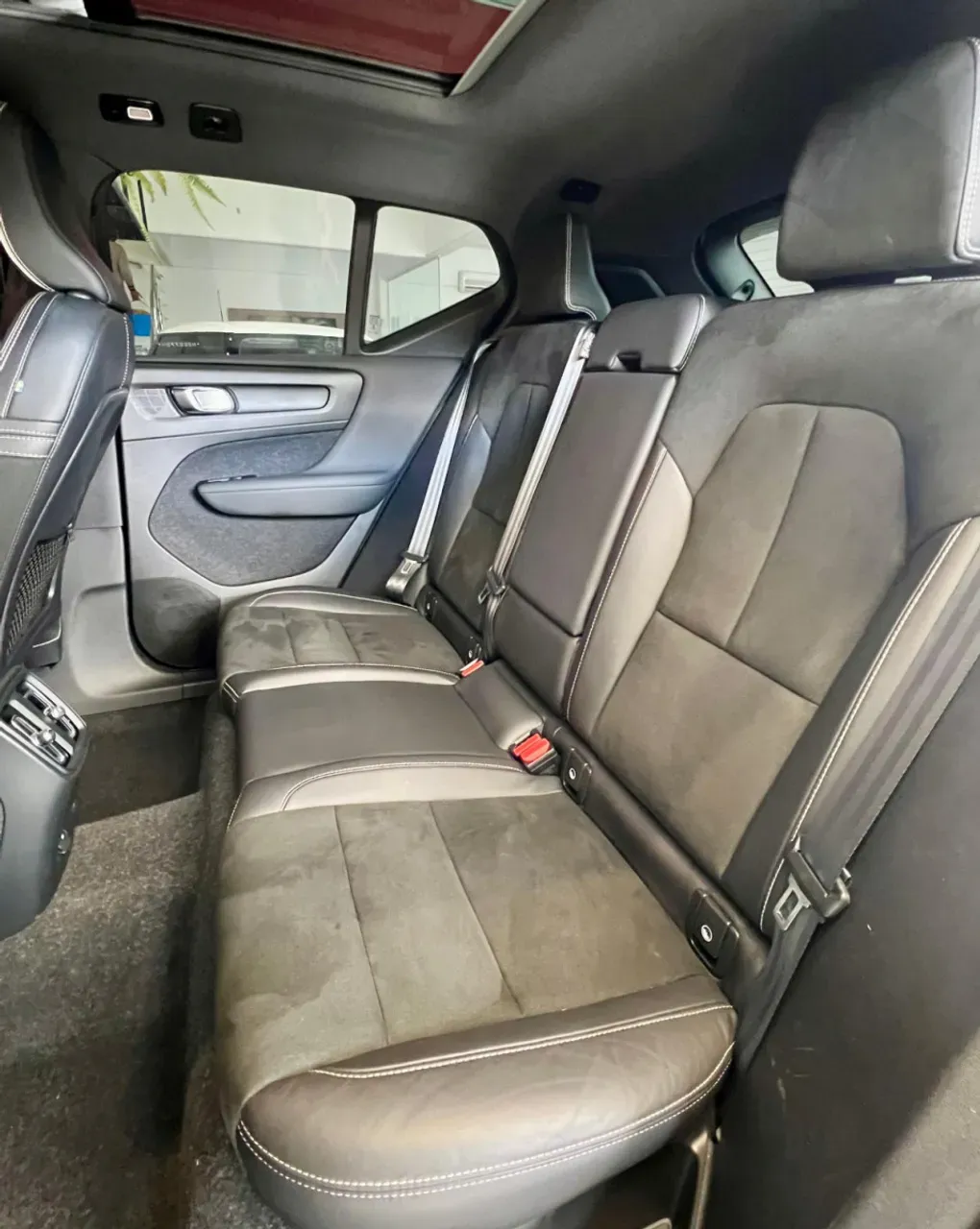 Volvo XC40 Recharge - Imagem 10