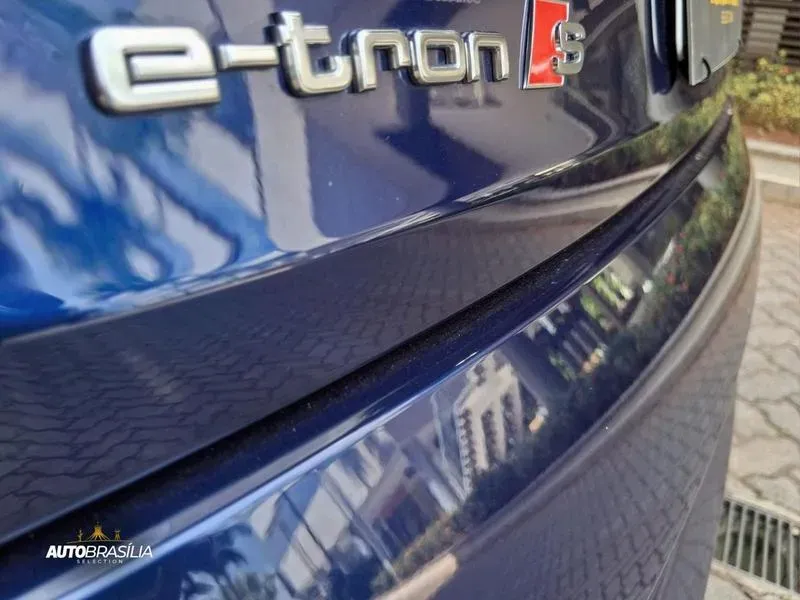 Audi E-tron S Sportback - Imagem 13