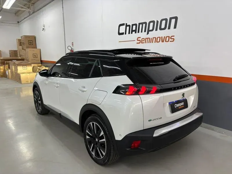 Peugeot E-2008 - Imagem 4