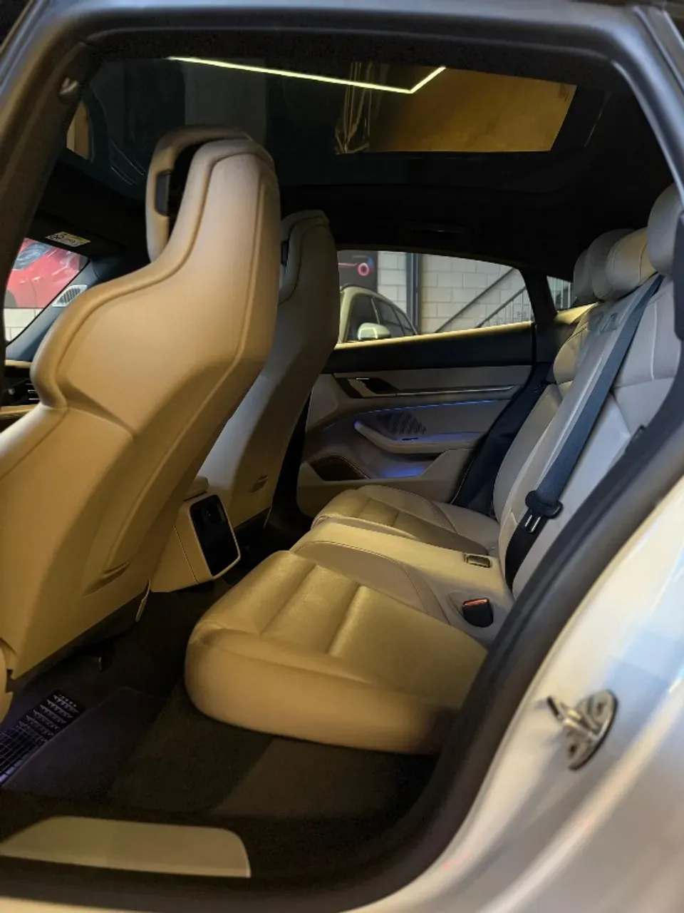 Porsche Taycan - Imagem 16