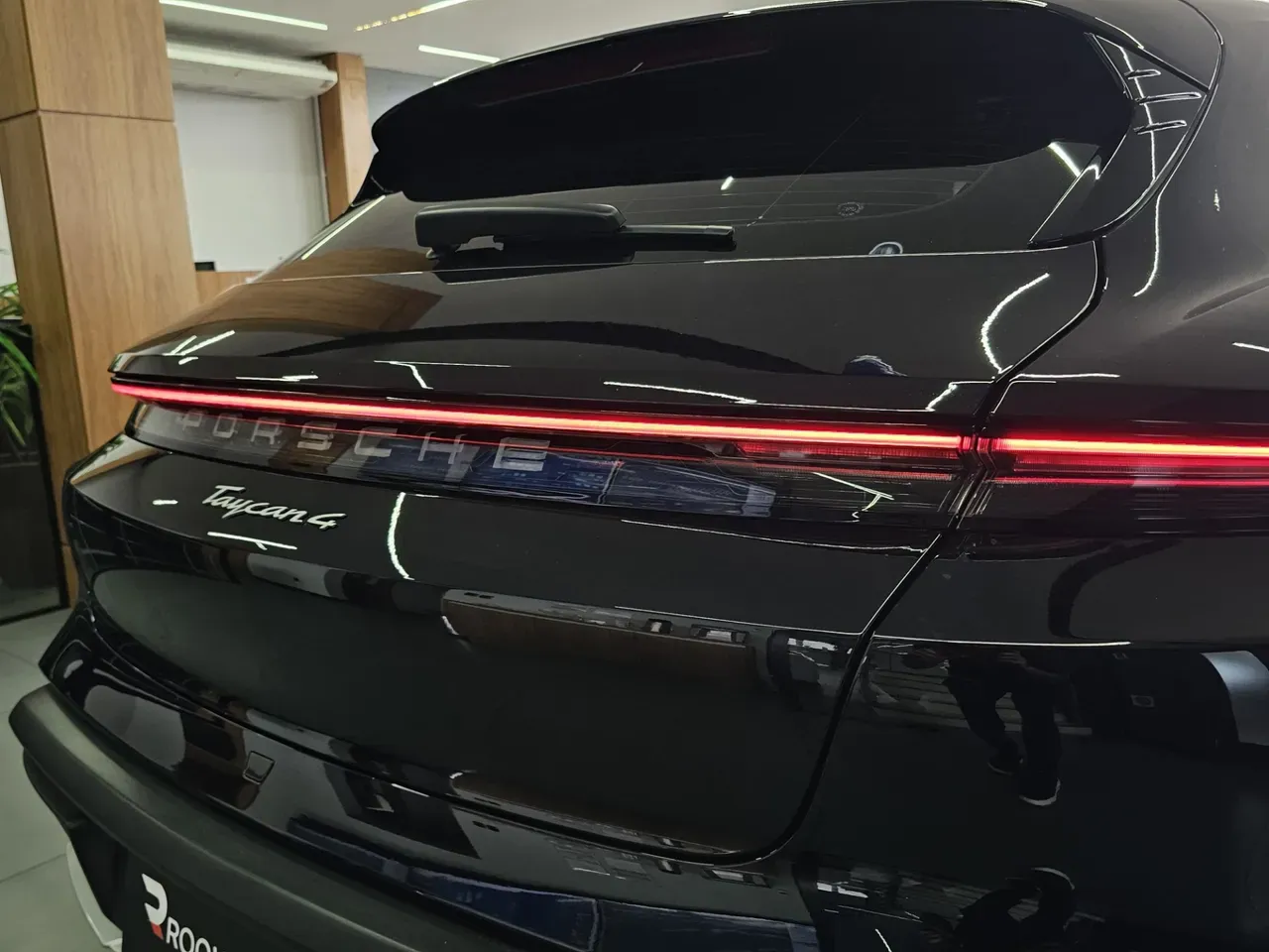 Porsche Taycan - Imagem 8