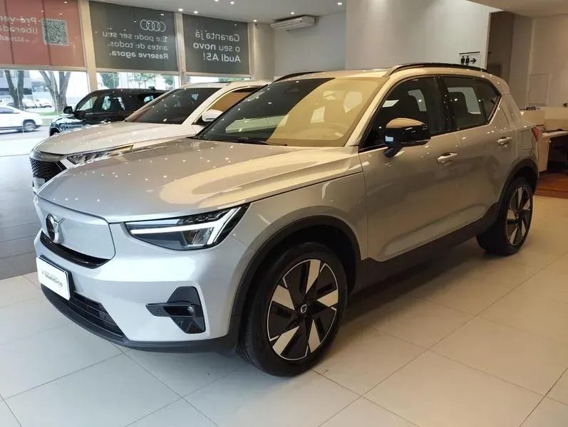 Volvo XC40 Recharge - Imagem 4