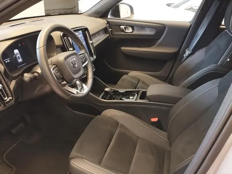 Volvo XC40 Recharge - Imagem 7