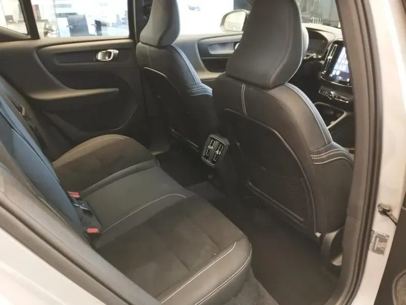 Volvo XC40 Recharge - Imagem 9