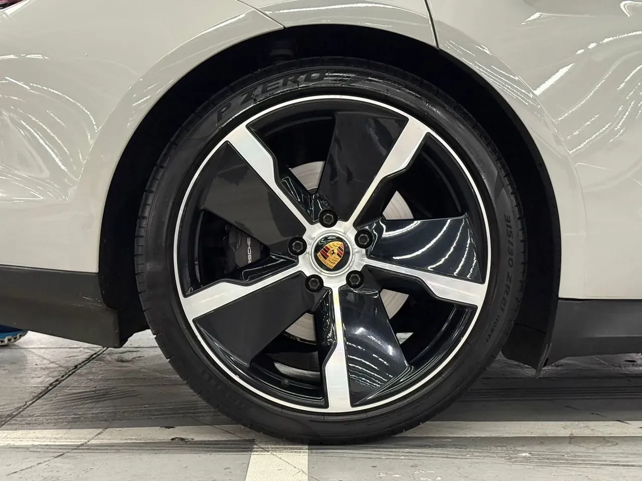 Porsche Taycan - Imagem 7